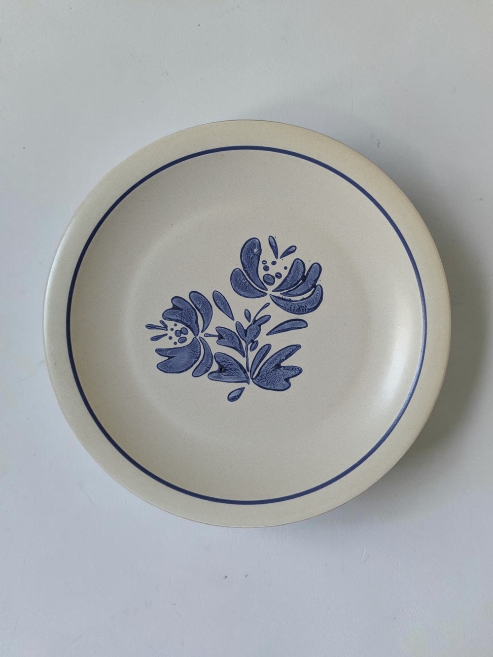 Vintage Pfaltzgraff Yorktowne Dinner Plate 10.5” Blue Floral Stoneware USA